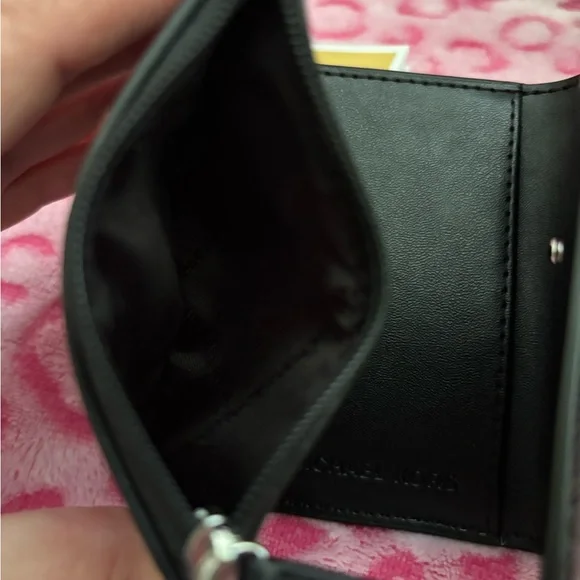 Michael Kors Jet Set Black Patent Compact Trifold Wallet - Picture 5 of 7